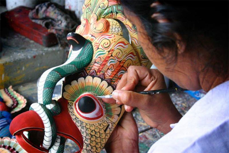 https://thalgaha.com/blog/img3/painting_of_mask.jpg